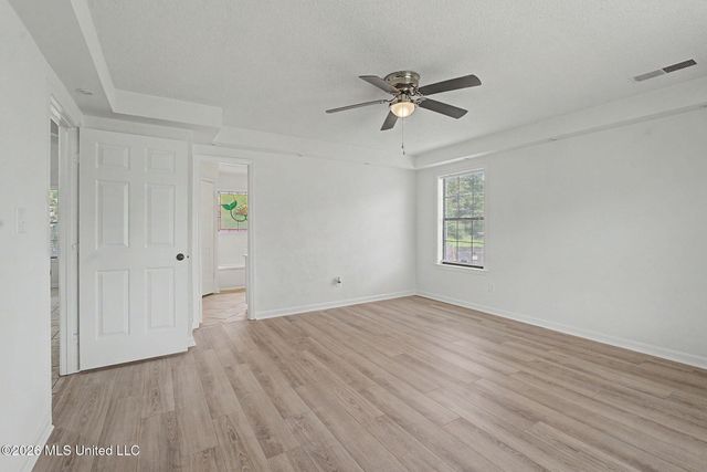 7140 Amberwood Drive, Olive Branch, MS 38654