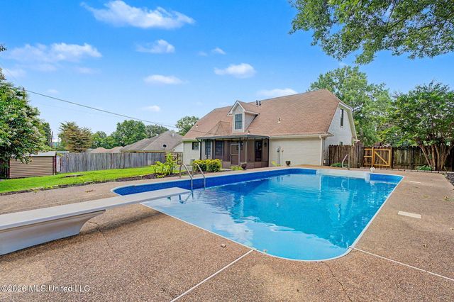 7140 Amberwood Drive, Olive Branch, MS 38654