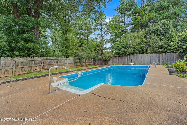 7140 Amberwood Drive, Olive Branch, MS 38654