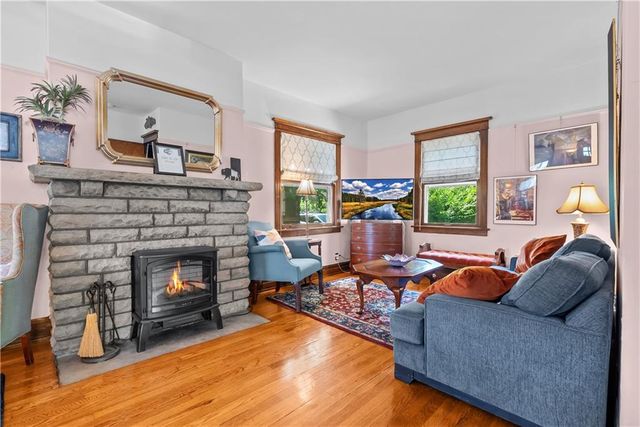 4218 Greenwood Place, Kansas City, MO 64111