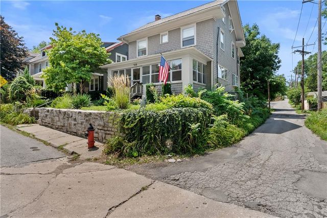 4218 Greenwood Place, Kansas City, MO 64111