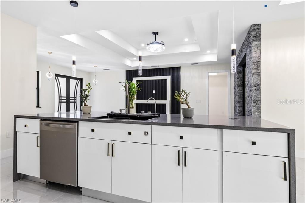 Image 11 of property listing at 26049 CUNEO ROAD, Punta Gorda, FL 33955