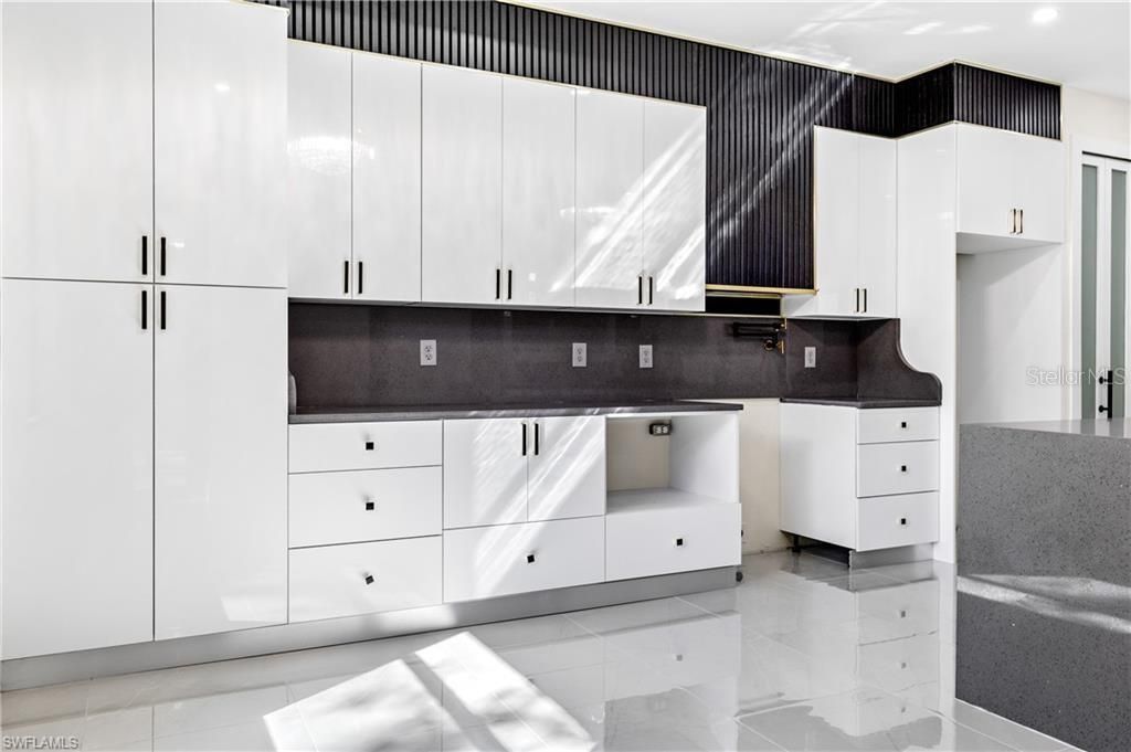 Image 10 of property listing at 26049 CUNEO ROAD, Punta Gorda, FL 33955