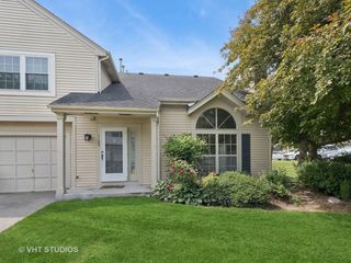 1102 N Knollwood Drive, Palatine, IL 60067