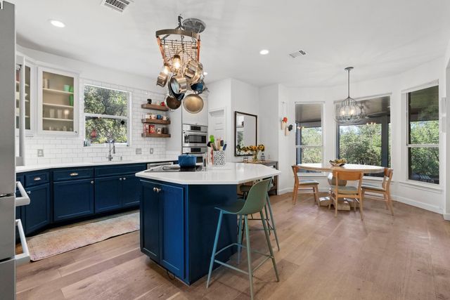 5111 Great Divide DR, Bee Cave, TX 78738