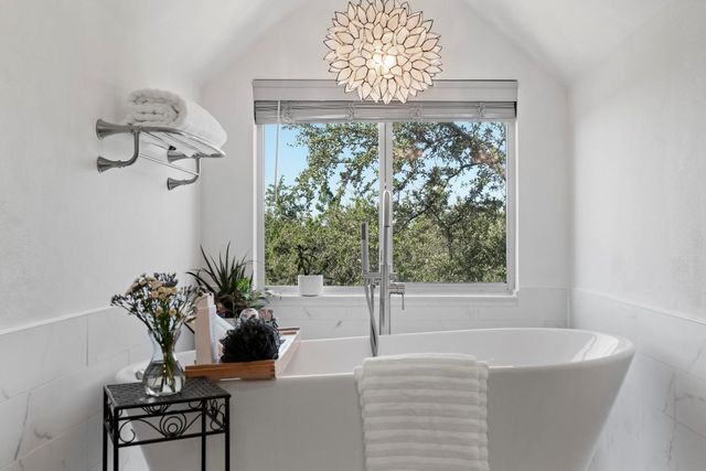 5111 Great Divide DR, Bee Cave, TX 78738