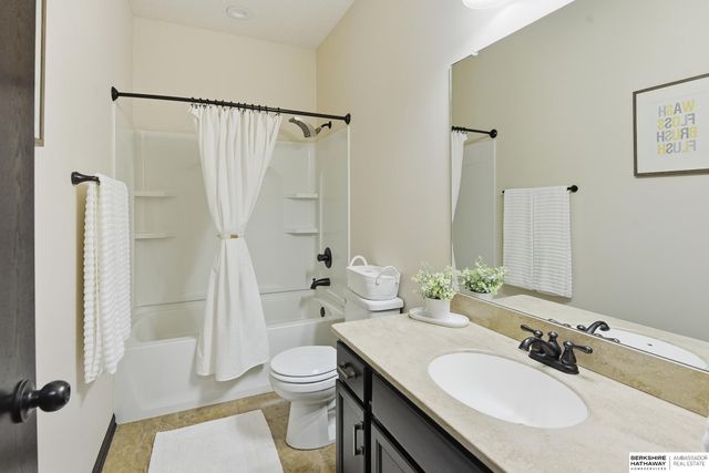 17204 Samantha Road, Gretna, NE 68028