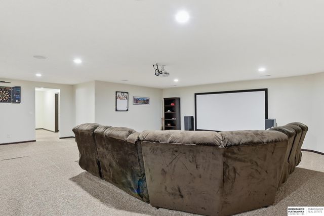 17204 Samantha Road, Gretna, NE 68028