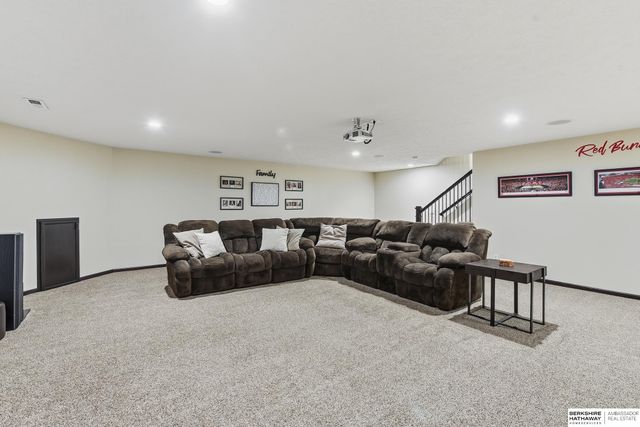 17204 Samantha Road, Gretna, NE 68028