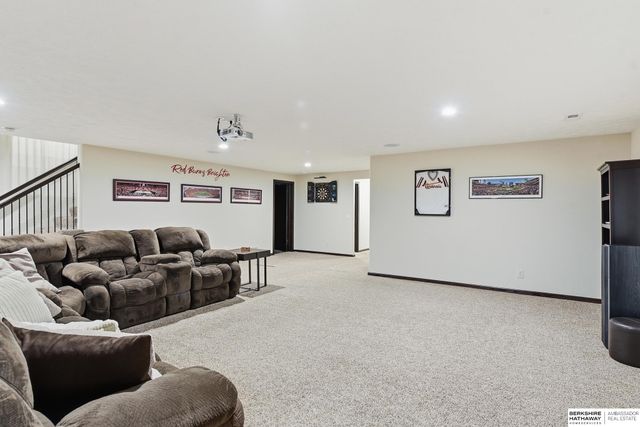 17204 Samantha Road, Gretna, NE 68028