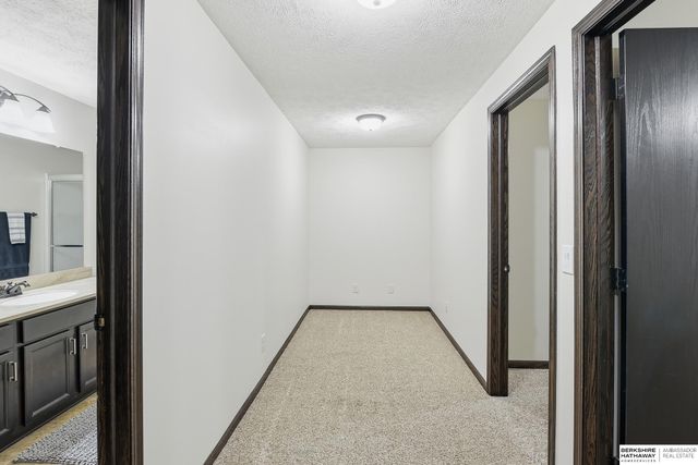 17204 Samantha Road, Gretna, NE 68028