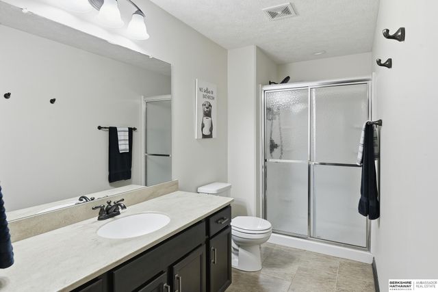 17204 Samantha Road, Gretna, NE 68028