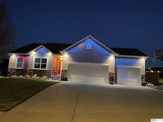 17204 Samantha Road, Gretna, NE 68028