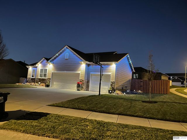 17204 Samantha Road, Gretna, NE 68028