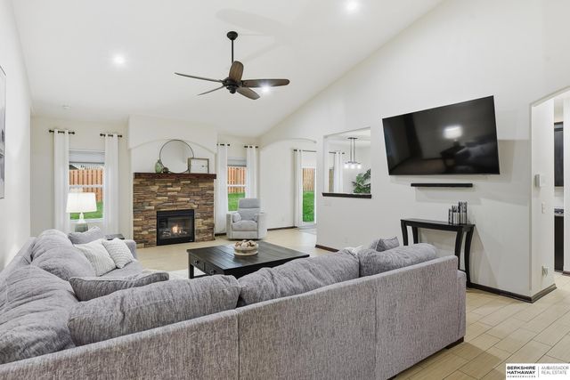 17204 Samantha Road, Gretna, NE 68028