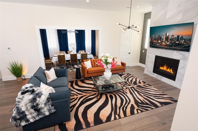 915 Thompson Street, Houston, TX 77007