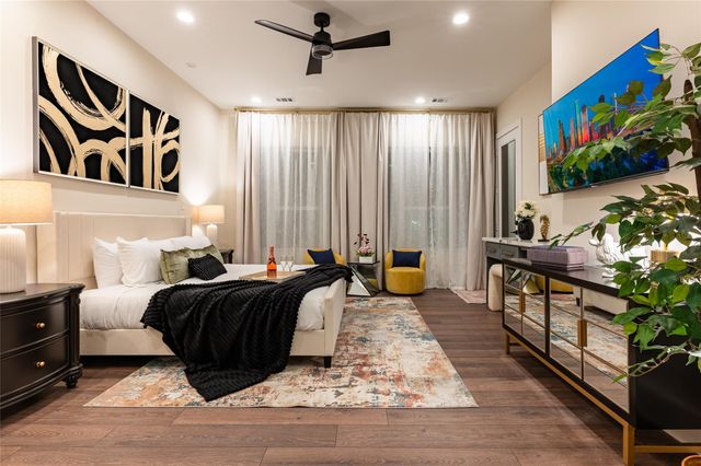 915 Thompson Street, Houston, TX 77007