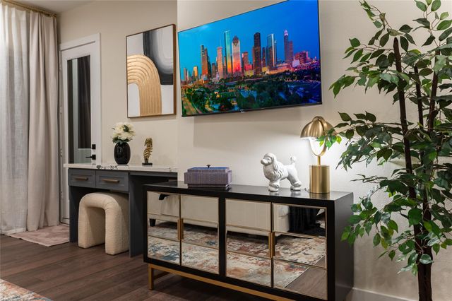 915 Thompson Street, Houston, TX 77007