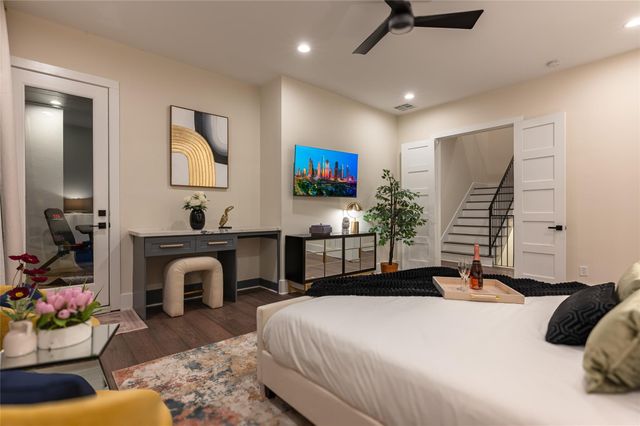 915 Thompson Street, Houston, TX 77007