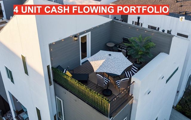 915 Thompson Street, Houston, TX 77007