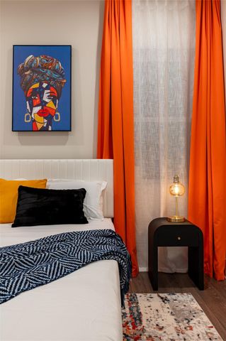 915 Thompson Street, Houston, TX 77007