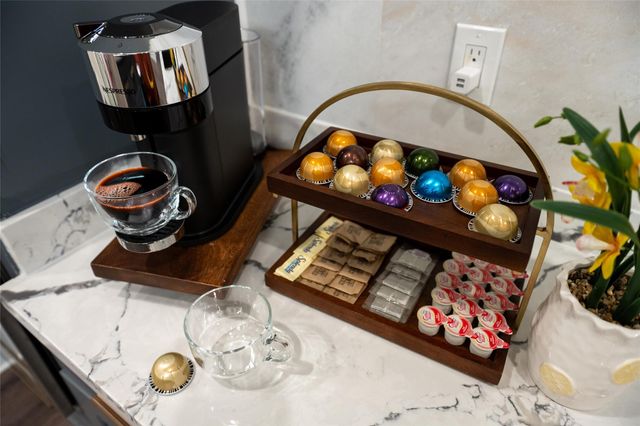 915 Thompson Street, Houston, TX 77007