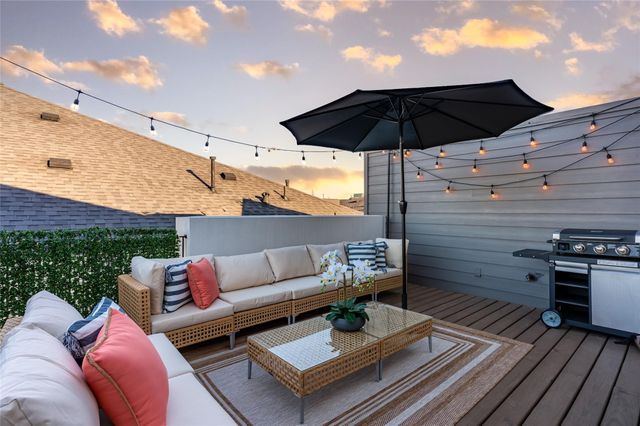 915 Thompson Street, Houston, TX 77007