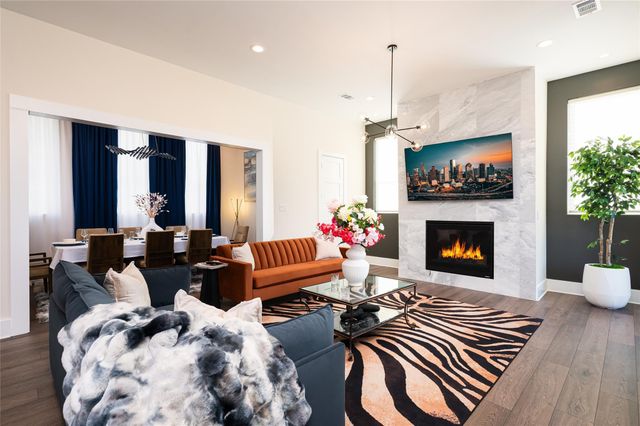 915 Thompson Street, Houston, TX 77007