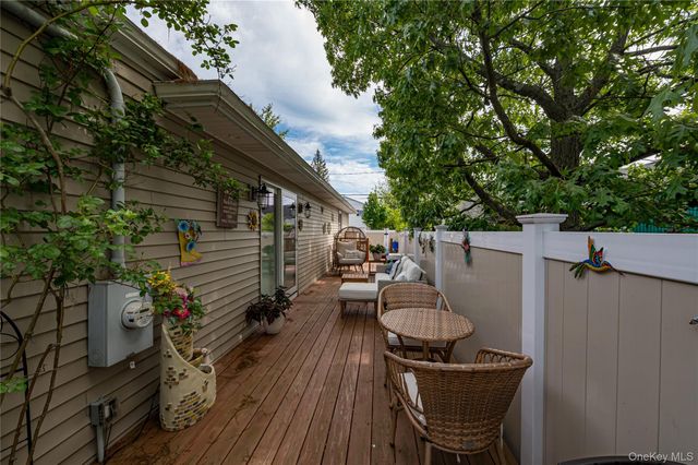19 Buchanan Avenue, Amity Harbor, NY 11701