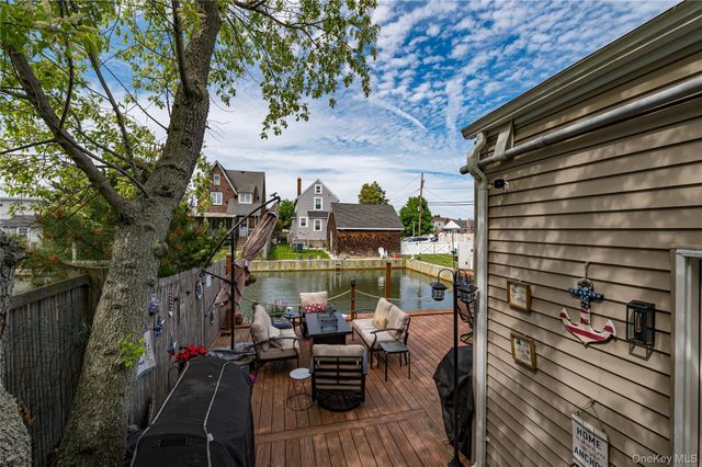 19 Buchanan Avenue, Amity Harbor, NY 11701