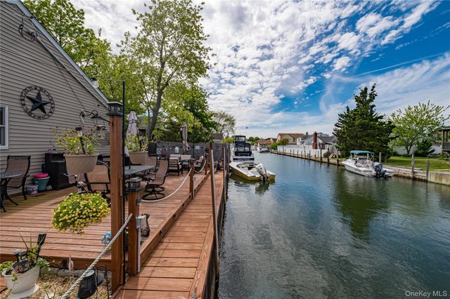 19 Buchanan Avenue, Amity Harbor, NY 11701