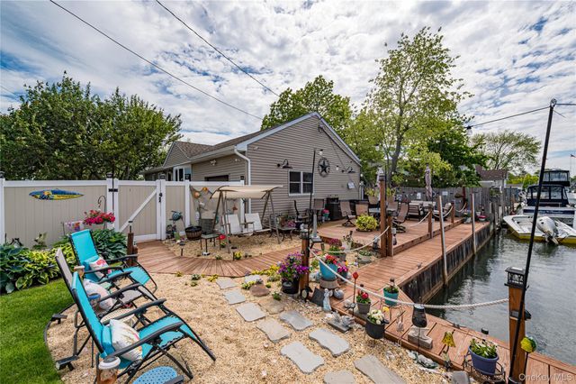 19 Buchanan Avenue, Amity Harbor, NY 11701