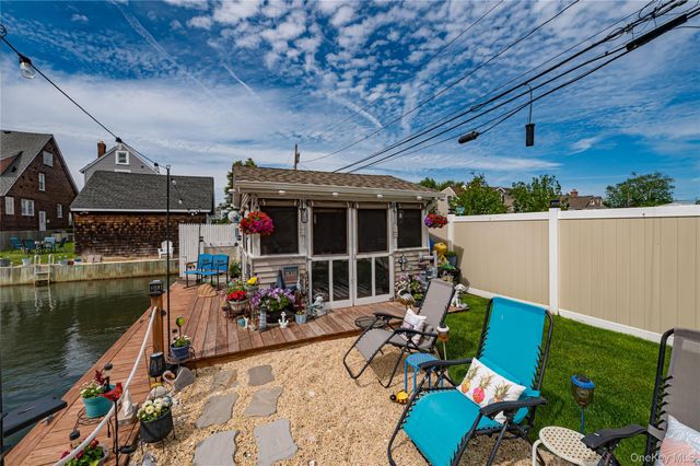 19 Buchanan Avenue, Amity Harbor, NY 11701