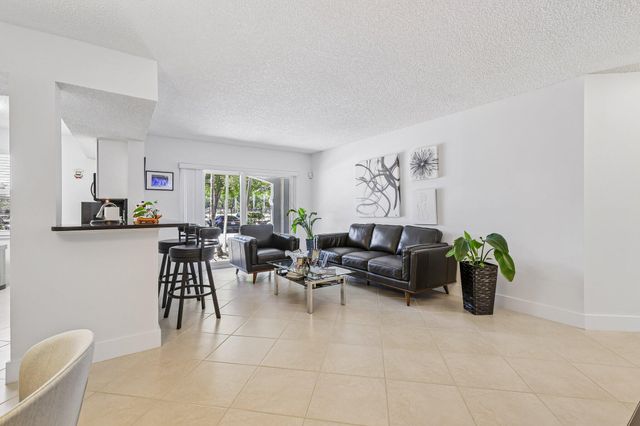 9625 NW 1st Court 11-101, Pembroke Pines, FL 33024