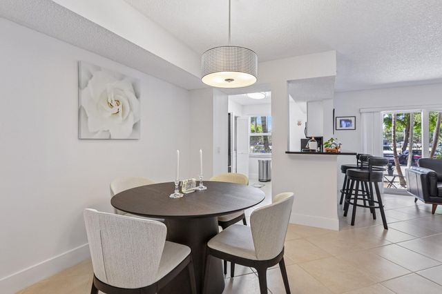 9625 NW 1st Court 11-101, Pembroke Pines, FL 33024