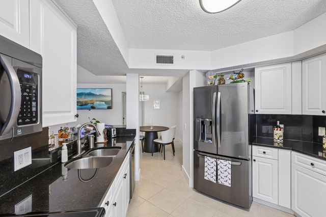 9625 NW 1st Court 11-101, Pembroke Pines, FL 33024