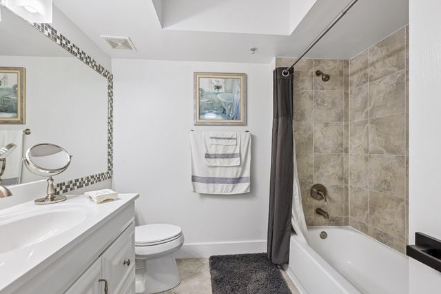 9625 NW 1st Court 11-101, Pembroke Pines, FL 33024