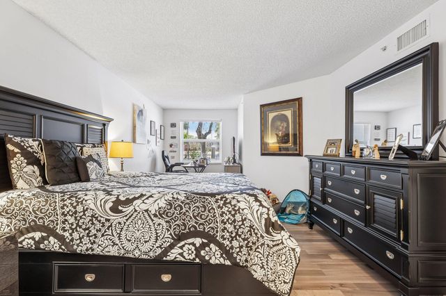 9625 NW 1st Court 11-101, Pembroke Pines, FL 33024