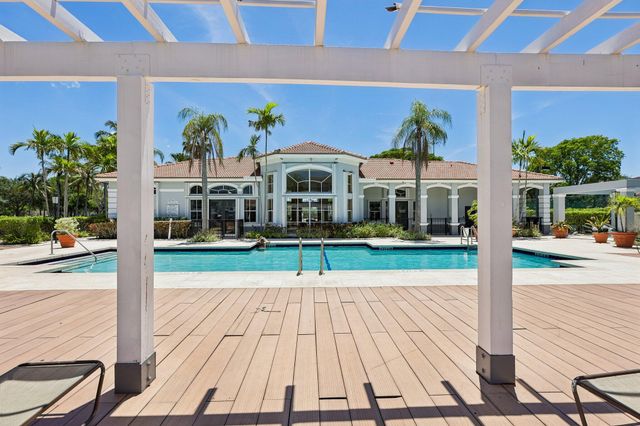 9625 NW 1st Court 11-101, Pembroke Pines, FL 33024