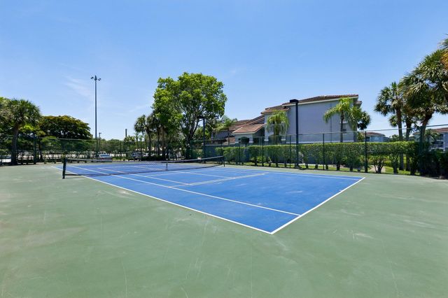 9625 NW 1st Court 11-101, Pembroke Pines, FL 33024