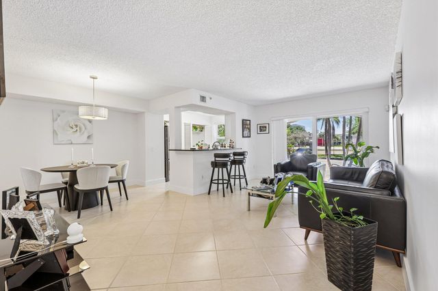 9625 NW 1st Court 11-101, Pembroke Pines, FL 33024