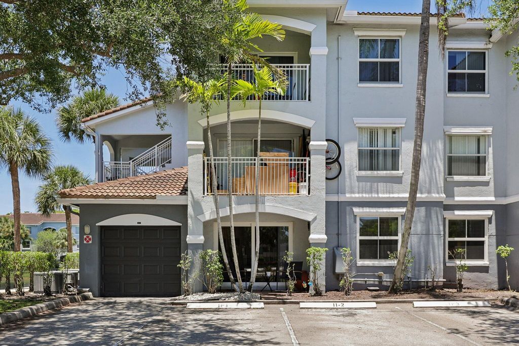 9625 NW 1st Court 11-101, Pembroke Pines, FL 33024