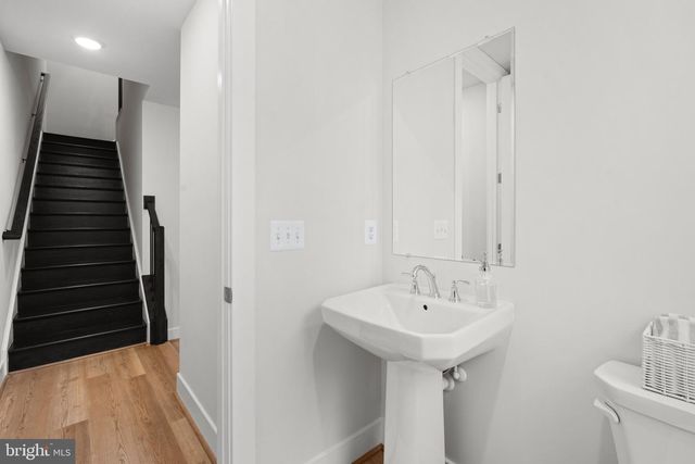 1612 FELLOWSHIP SQ, Reston, VA 20190