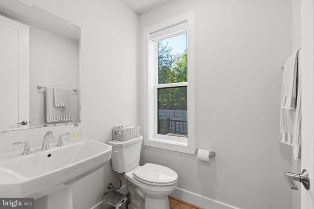 1612 FELLOWSHIP SQ, Reston, VA 20190