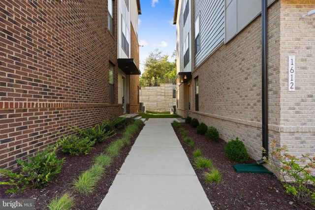 1612 FELLOWSHIP SQ, Reston, VA 20190