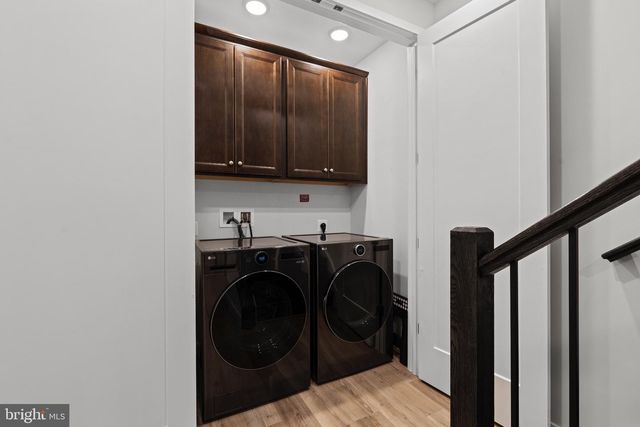 1612 FELLOWSHIP SQ, Reston, VA 20190