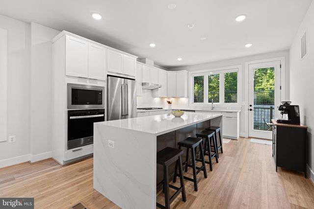 1612 FELLOWSHIP SQ, Reston, VA 20190