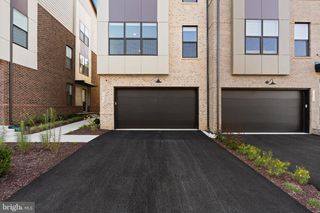 1612 FELLOWSHIP SQ, Reston, VA 20190
