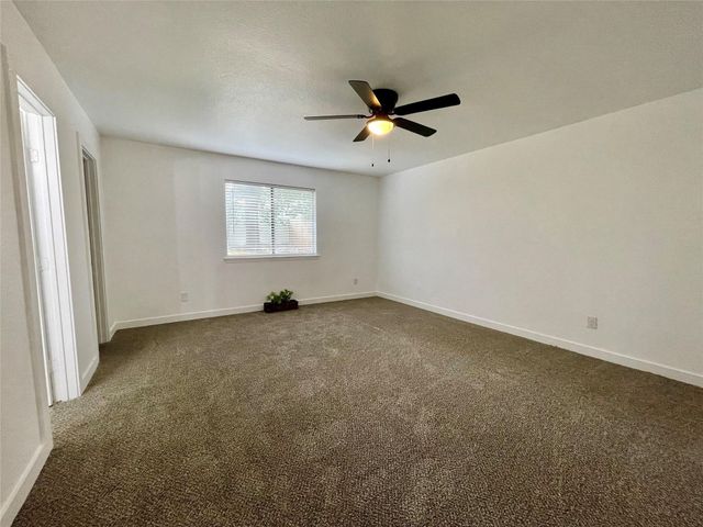 6201 Big Springs Drive, Arlington, TX 76001