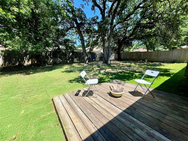 6201 Big Springs Drive, Arlington, TX 76001